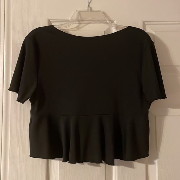 XL Black flowy crop top - Picture 2 of 2